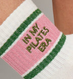Chaussettes antidérapantes Pilates « In My Pilates Era » – Rose et Vert à Paillettes