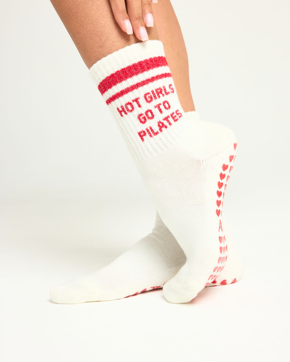 Chaussettes antidérapantes Pilates « Hot Girl Go To Pilates » – Rouge à Paillettes