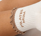 Chaussettes antidérapantes Pilates FRIZZY « Pilates Pilates Mum» – Beige à Paillettes