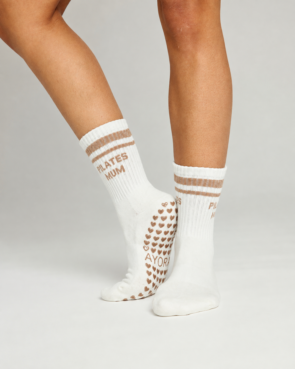 Chaussettes antidérapantes Pilates STRIPE «Pilates Mum» – Beige à Paillettes