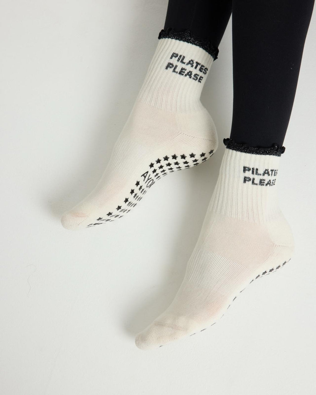 Chaussettes antidérapantes Pilates FRIZZY « Pilates Please» – Noir à Paillettes